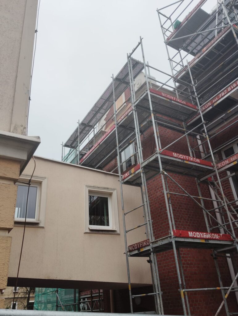 bezpieczne rusztowania zgodne z BHP – realizacja Wrocław i Dolny Śląsk